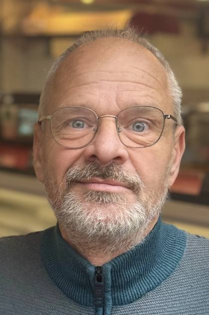 Guido Willgallis, de la Ferme de la Vannerie, au marché des Jacobins du Mans